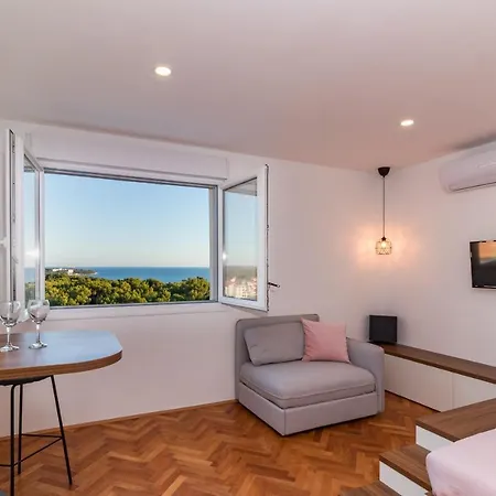 Floor Modern With Incredible Views