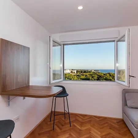 Floor Modern With Incredible Views