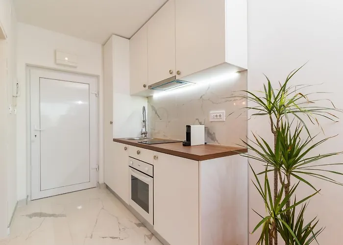 Floor Modern With Incredible Views