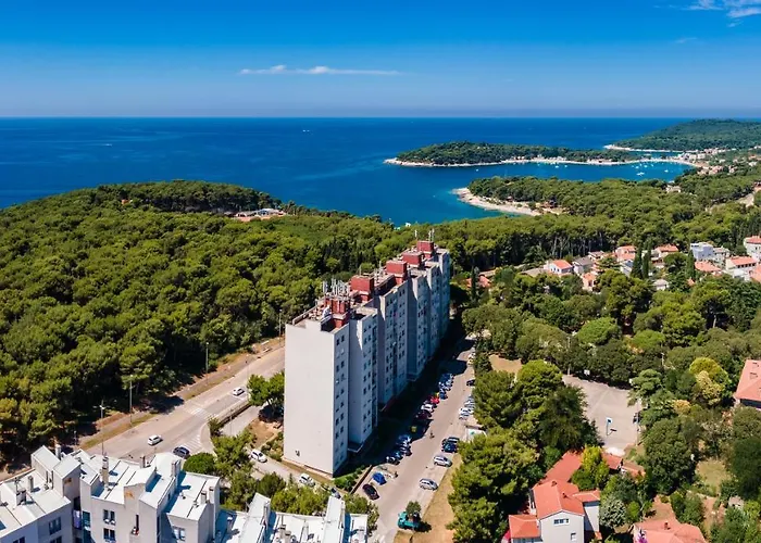 Floor Modern With Incredible Views *