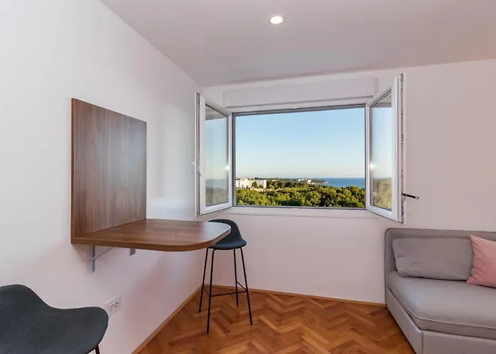 Floor Modern With Incredible Views