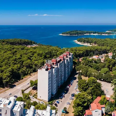 Floor Modern With Incredible Views *